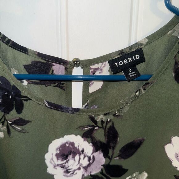 Torrid Short Sleeve Harper Blouse - Picture 2 of 2